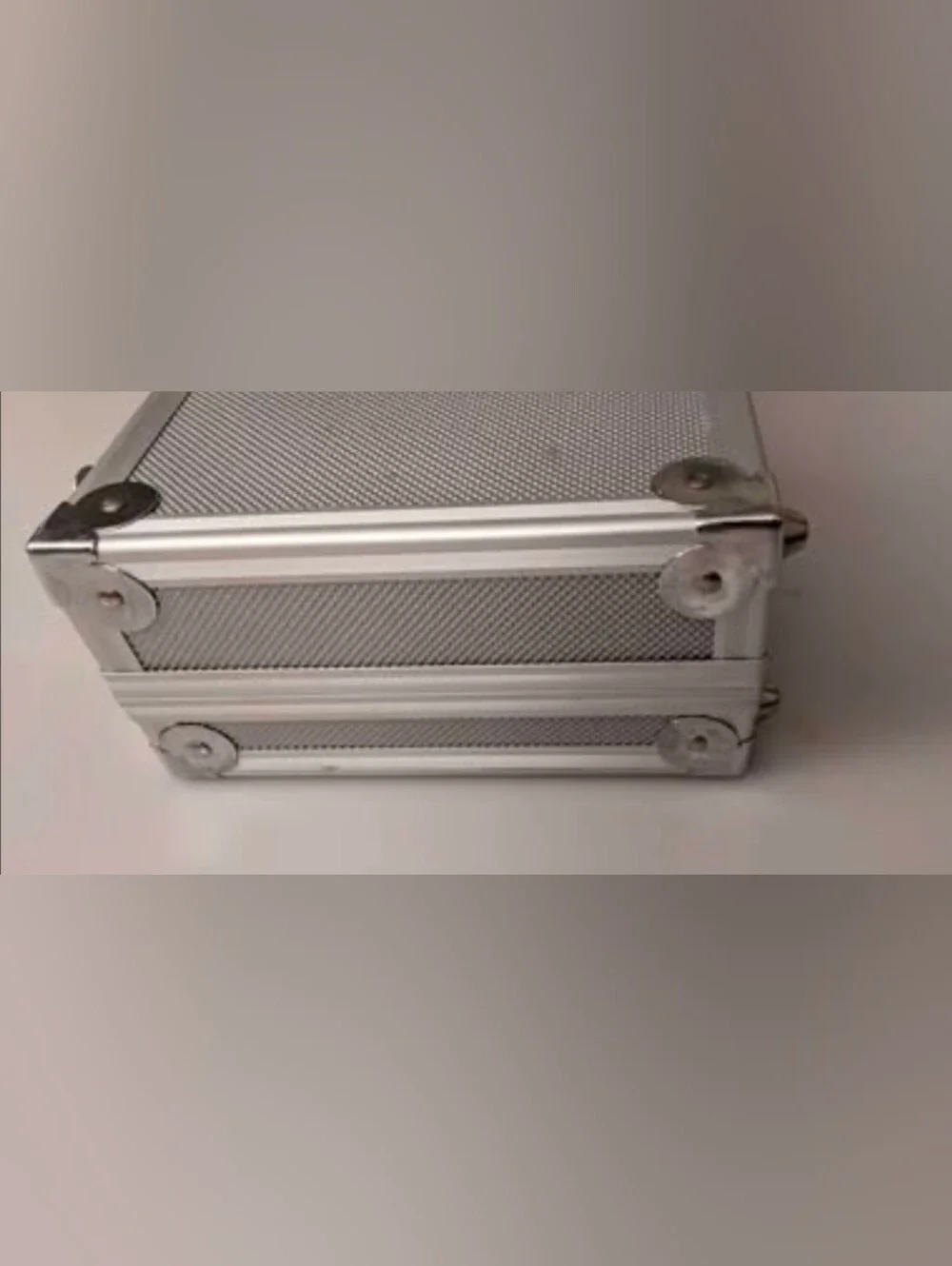 Makeup Aluminum Storage Organizer Carry On Case With A Mirror. 10